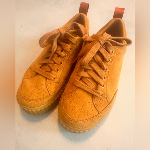 Sorel Ona Ave Waterproof Low top Platform Sneakers in Gold Canyon/Gum - Picture 2 of 7